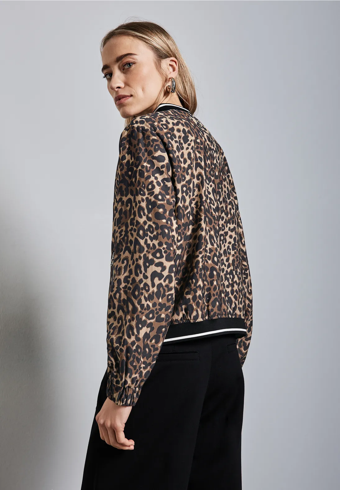 Bunda bomber leo Street One