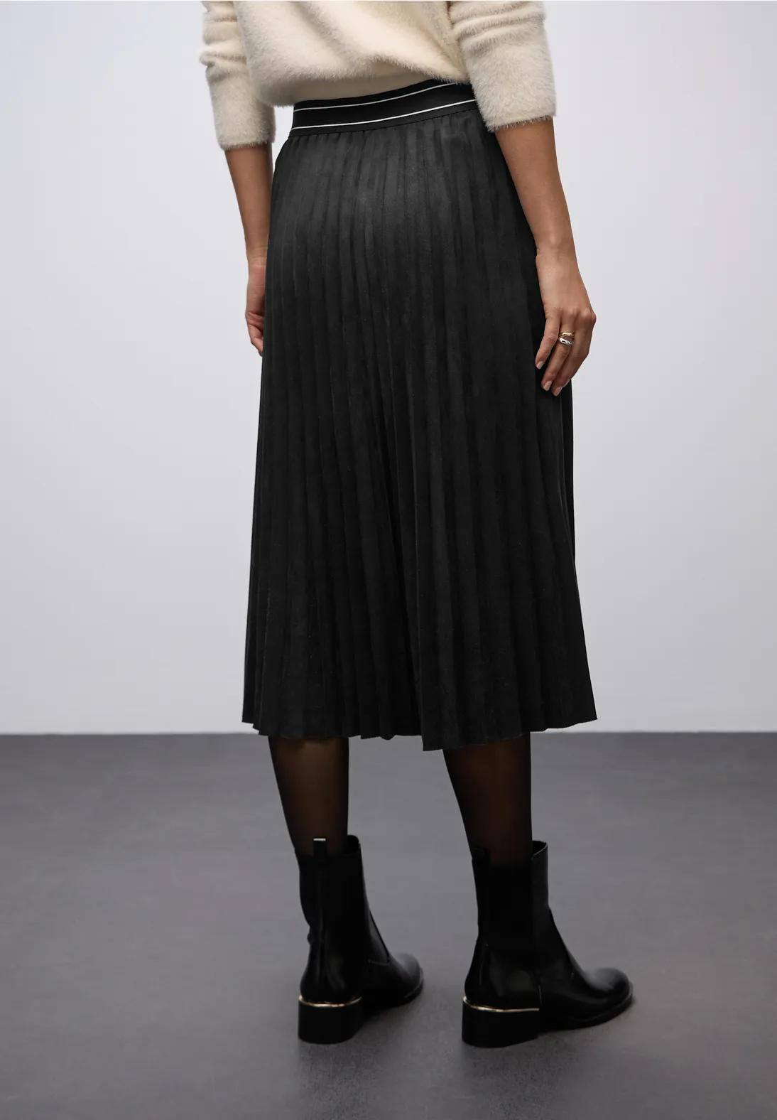 Sukňa čierna Street One