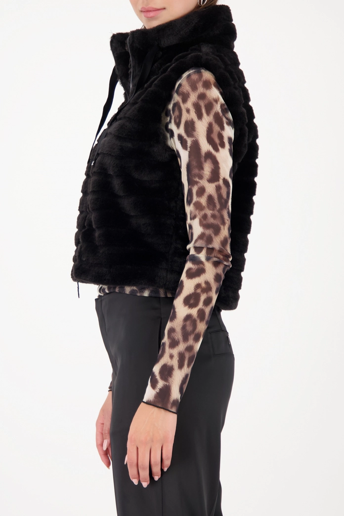 Vesta čierna Monari