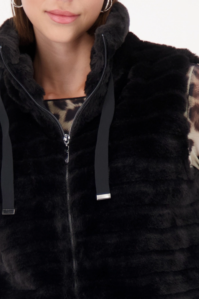 Vesta čierna Monari